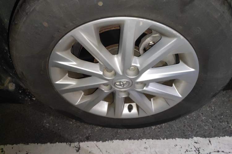 Used Toyota Camry 2015 2.0G Premier Edition
