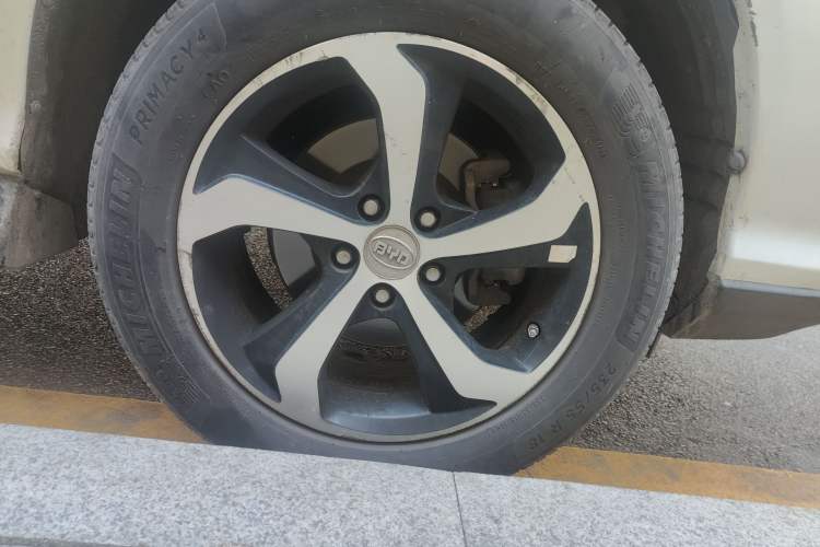 Used BYD S7 2015 2.0T Automatic Prestige Model
