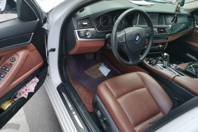Used BMW 5 Series 2015 520i Elegant Edition Driver Seat