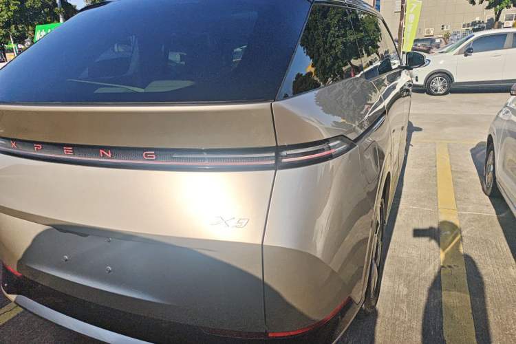 Used XPeng X9 2024 702 Ultra-Long Range Max
