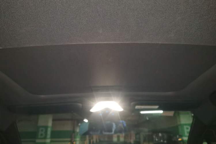 Used Toyota IZOA 2018 2.0L Yichi Version China VI Standard