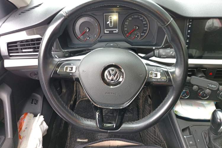 Used Volkswagen Lavida 2019 1.5L Automatic Fashion Edition China VI Steering Wheel