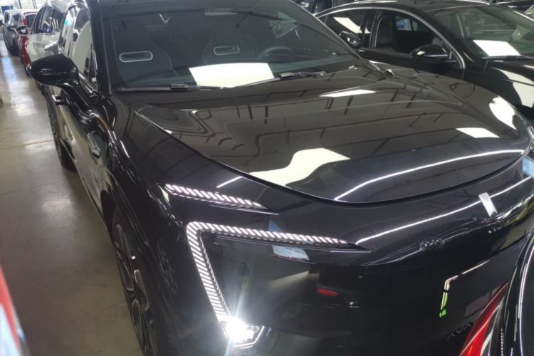 Used Avatr 11 2023 Harmony 90° Luxury Edition Front Right 45 Deg