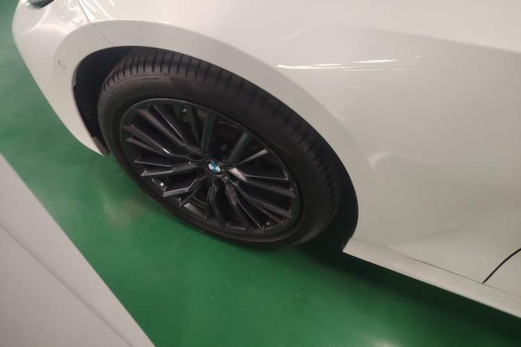 Used BMW 3 Series 2021 Second Facelift 325Li M Sport Night Edition Package Left Front Wheel Hub