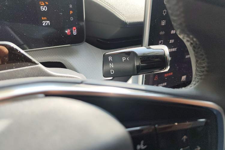 Used Polestar 4 2024 Dual-Motor Long-Range PLUS Dual-Star Connectivity Edition