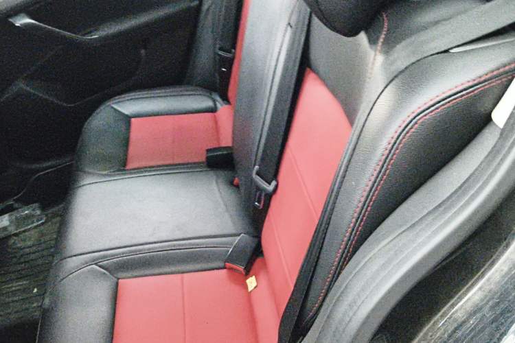 Used Volkswagen Lavida 2017 1.6L Automatic Fashion Edition Left Rear Seat