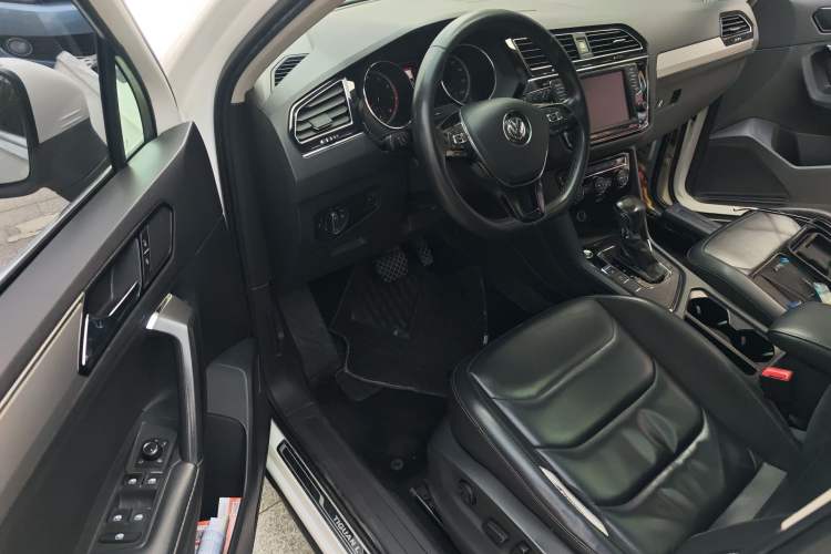 Used Volkswagen Tiguan L 2017 330TSI Automatic Two-Wheel Drive Luxury Edition Driver Seat