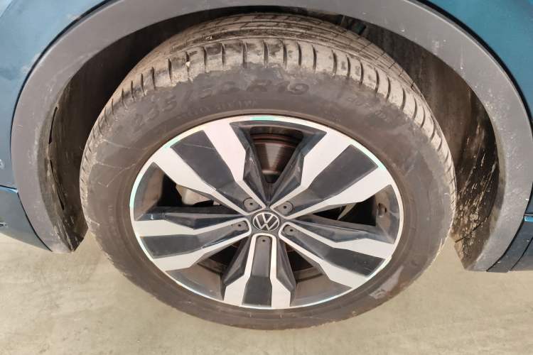 Used Volkswagen Tiguan L 2022 380TSI Automatic All-Wheel Drive R-Line Flagship 7-Seater
