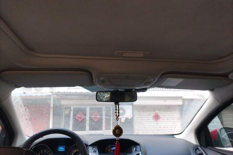 Used Ford Focus 2012 Hatchback 1.6L Manual Fashion Edition
