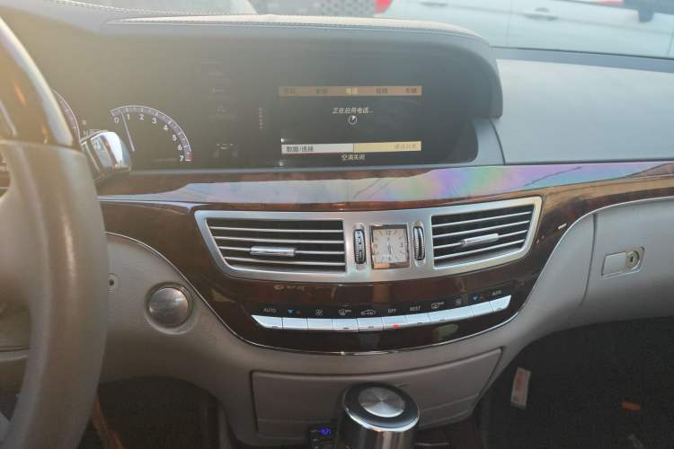 Used Mercedes-Benz S-Class 2011 S 350 L CGI Audio And AC Panel