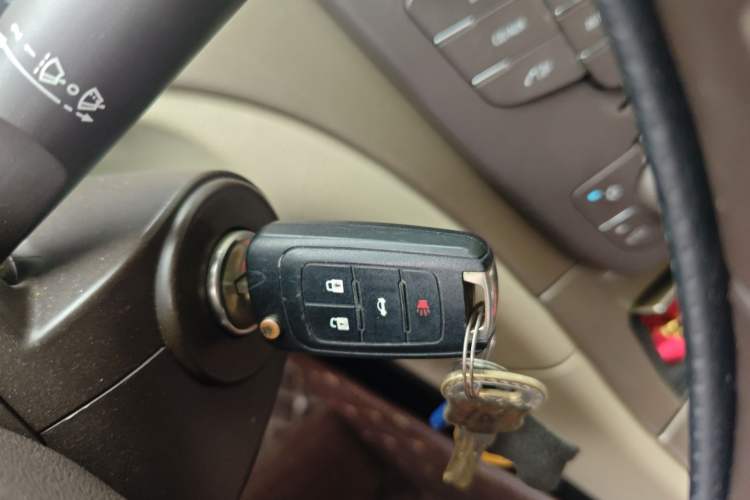 Used Buick Regal 2011 2.4L SIDI Elite Edition Vehicle Key