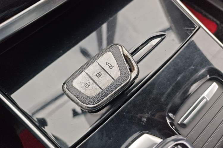 Used SOL X8 2021 300T DCT Leading Smart Connectivity Version 7 Seats
