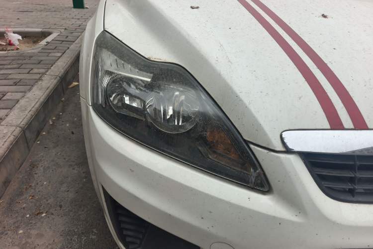 Used Ford Focus 2012 Hatchback Classic 1.8L Manual Base Model Right Front Headlight