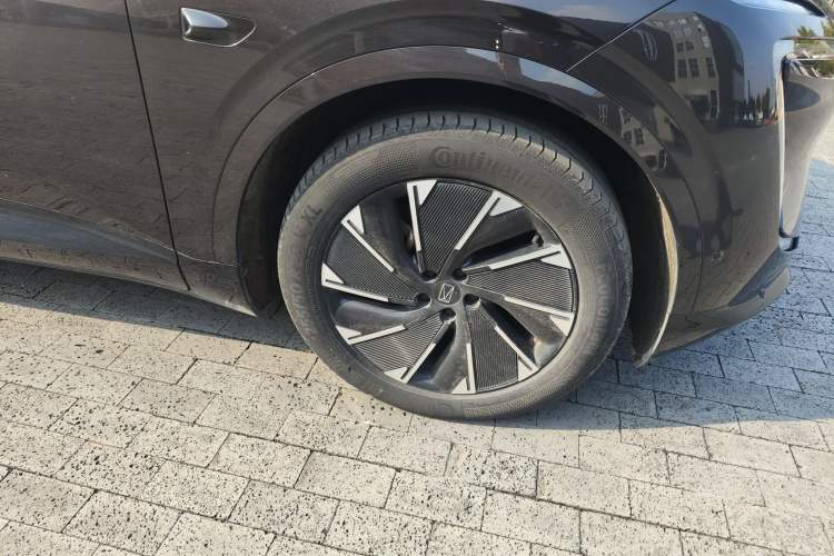 Used Avatr 07 2024 Pro+ All-Electric Version Right Front Wheel Hub