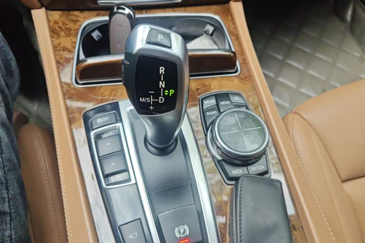 Used BMW 7 Series 2013 740Li Luxury Model Gear Lever