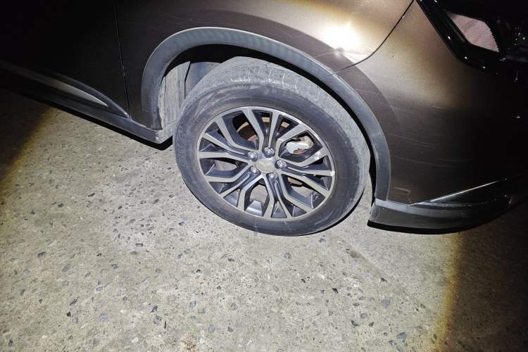 Used Mitsubishi Outlander 2016 2.4L 4x4 Luxury Edition 7-Seater
