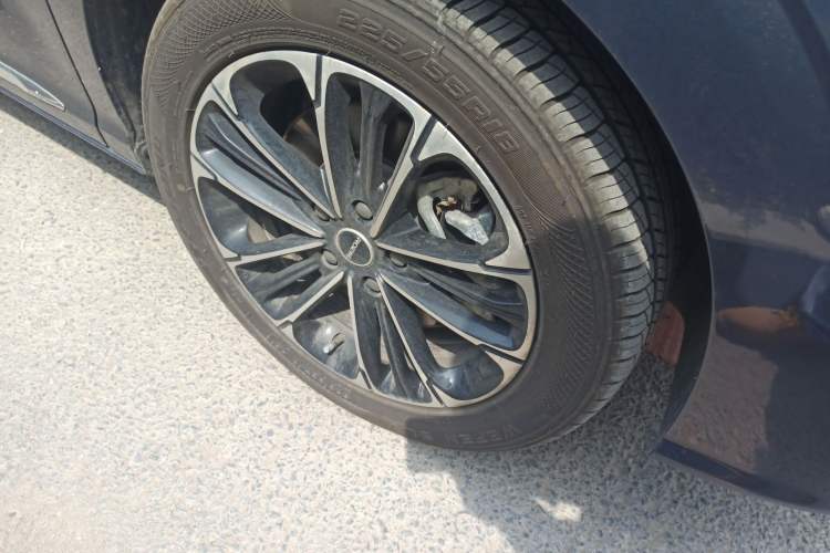 Used Roewe iMAX8 2021 400TGI Supreme Series Prestige Edition Right Front Wheel Hub