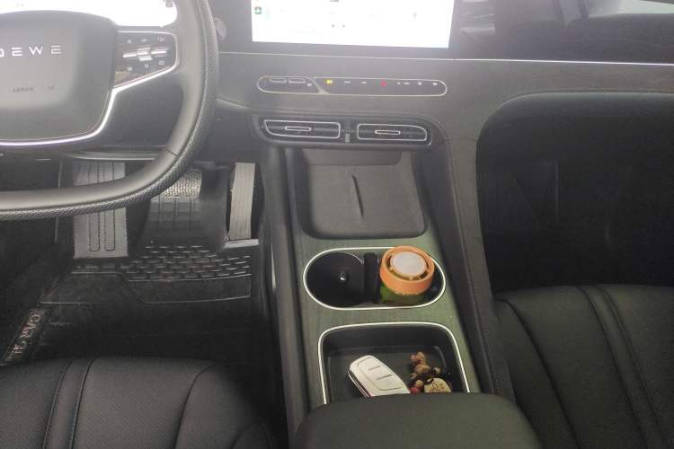 Used Roewe D7 2025 DMH 125 Excellence Edition