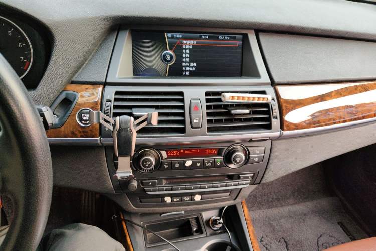 Used BMW X5 2011 xDrive35i Luxury Model
