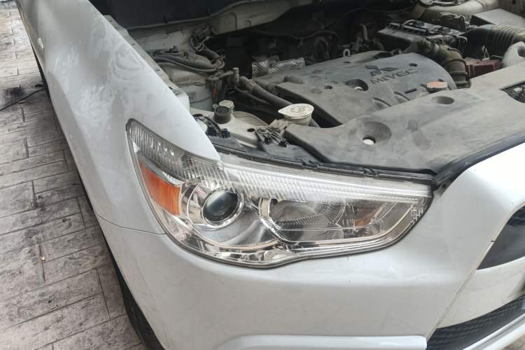 Used Mitsubishi ASX 2011 2.0 L Two-Wheel Drive XuanYi Version
