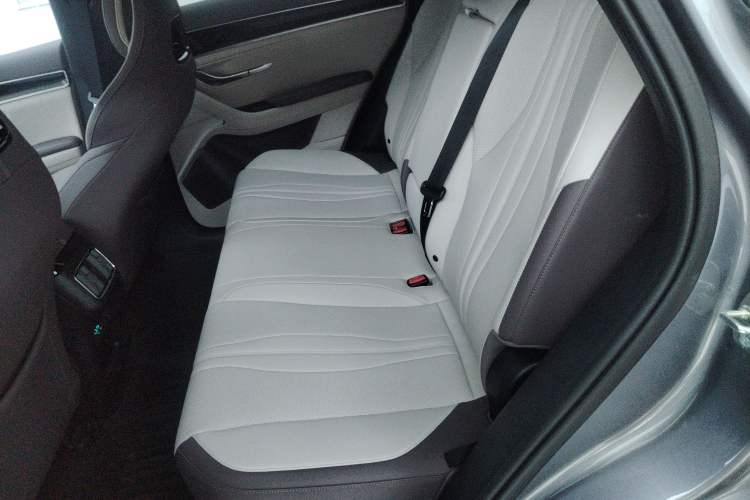 Used BYD Song PLUS New Energy 2025 DM-i Smart Drive 112KM Prestige Model Left Rear Seat