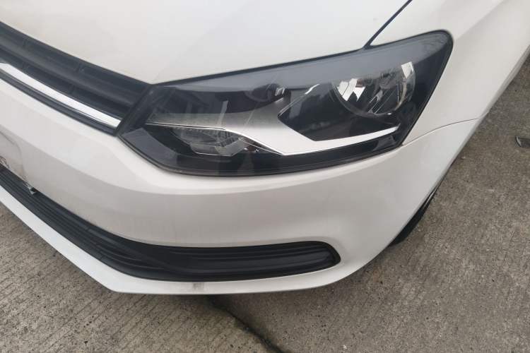 Used Volkswagen Polo 2016 1.4L Manual Fashion Model Left Front Headlight