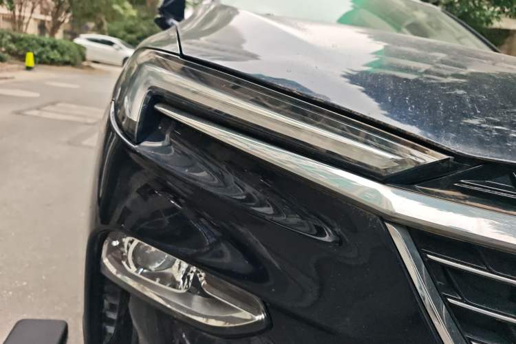 Used Buick Enclave 2020 28T Two-Wheel Drive Prestige Version Right Front Headlight