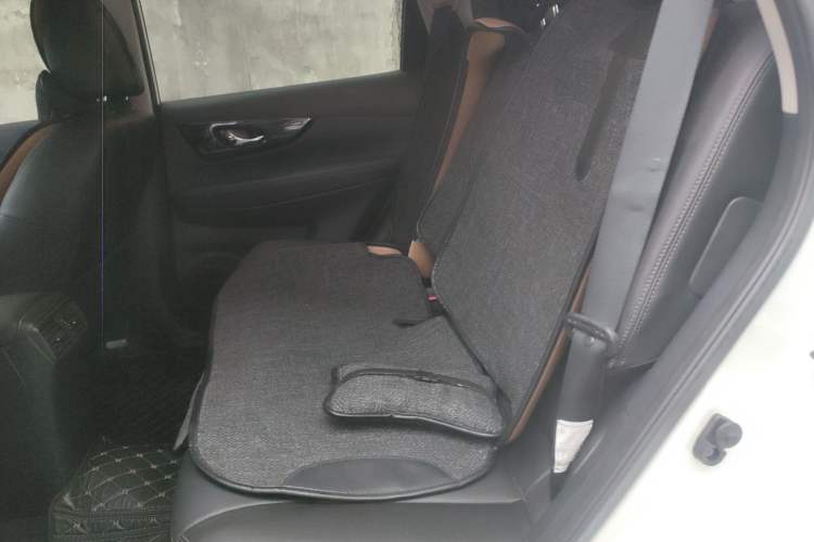 Used Nissan X-Trail 2023 Classic 2.0L Two-Wheel Drive Smart Connect Premium Edition Left Rear Seat