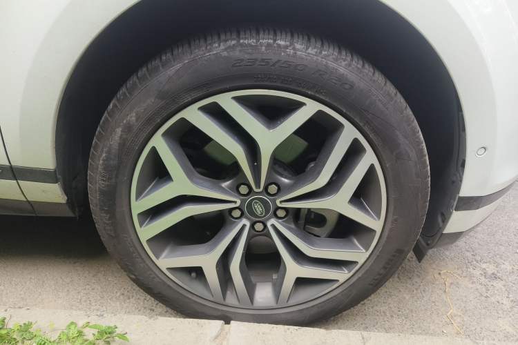 Used Land Rover Range Evoque New Energy 2022 Aurora L P300e Plug-in Hybrid Electric Version
