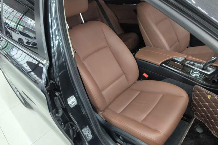 Used BMW 5 Series 2014 525Li Leading Model
