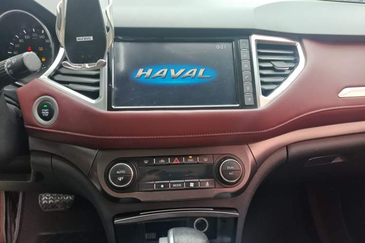 Used Haval H6 Coupe 2018 Red-Label 1.5T Automatic Two-Wheel Drive Ultra-Luxury Model Audio And AC Panel
