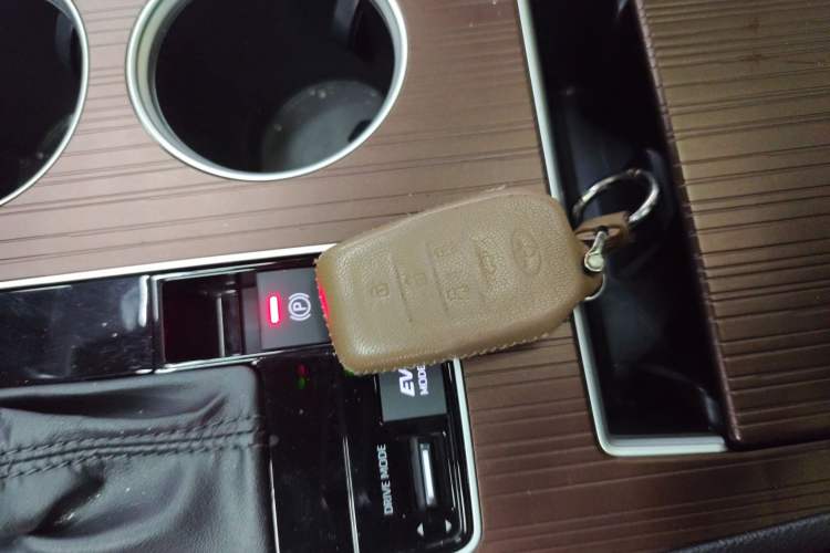 Used Toyota Granvia 2023 2.5L Hybrid Prestige PLUS Edition
