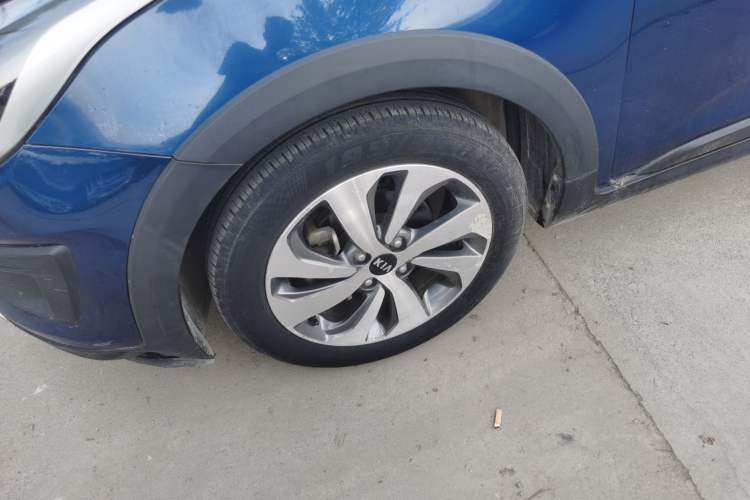 Used Kia KX Cross 2017 1.4L MT GLS Exterior 4