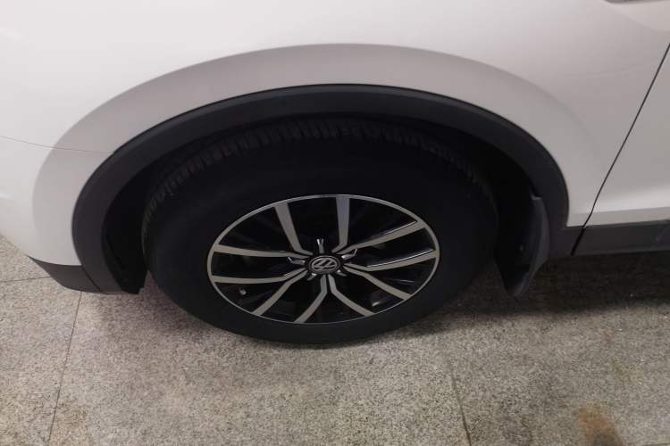 Used Volkswagen Tiguan L 2018 330TSI Automatic Two-Wheel Drive Comfort Edition Exterior 4