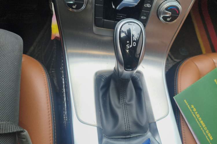 Used Volvo S60 2017 S60L T4 Smart Range Edition Gear Lever