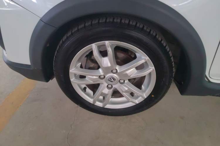 Used CHANGAN CX20 2014 1.4L IMT Sunroof Navigation Version China V Standard
