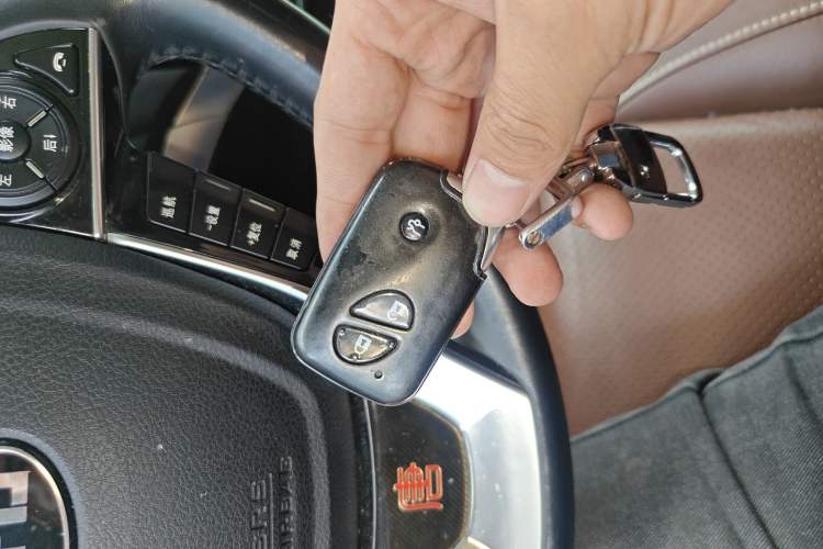 Used BYD Tang New Energy 2015 2.0T Four-Wheel-Drive Flagship Model