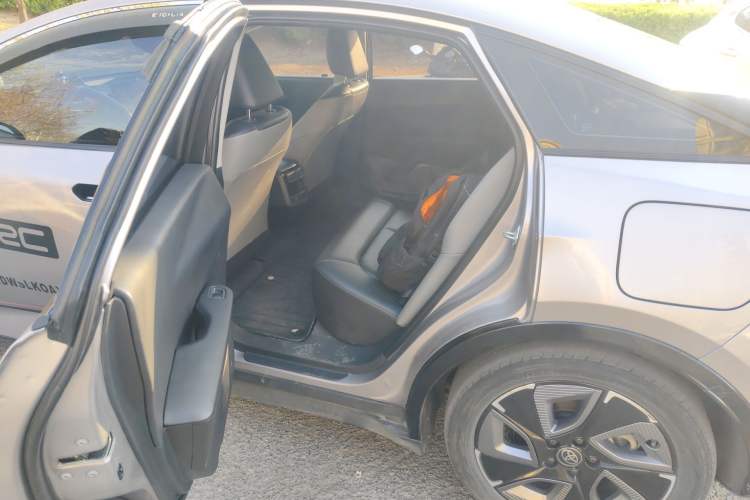 Used Toyota bZ3 2023 517 km Elite PRO Left Rear Seat