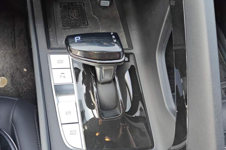 Used Hyundai Elantra 2022 1.5L CVT LUX Prestige Edition
