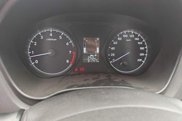 Used Hyundai Verna (older generation) 2017 1.4L Manual Huancai Edition China V Standard Odometer Close Up