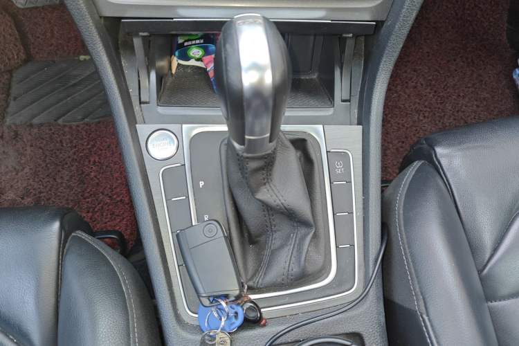 Used Volkswagen Golf 2015 1.4TSI Automatic Luxury Model
