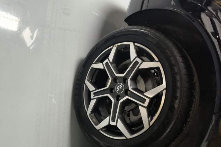 Used JETOUR Shanhai L7 Plus 2025 Model 220km Flagship 7-seater Right Rear Wheel Hub