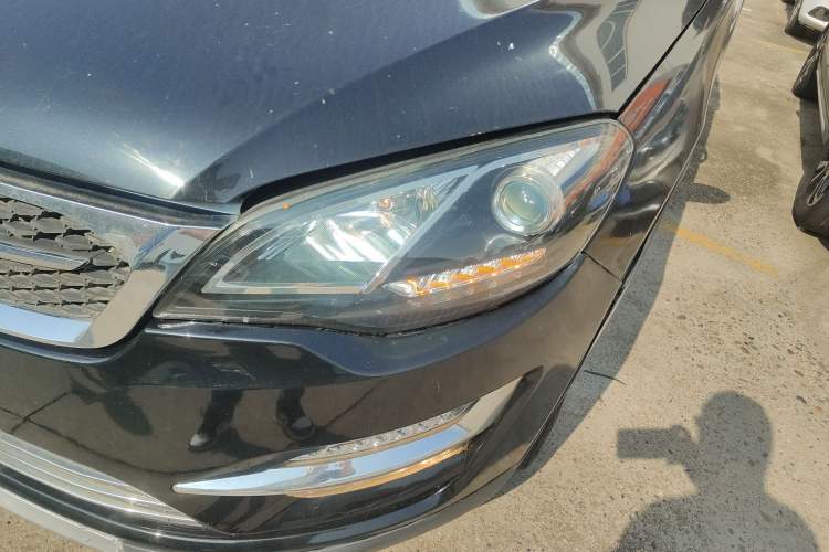 Used Zotye Domy X5 2015 1.5T CVT ZhiXian Trim China V Standard
