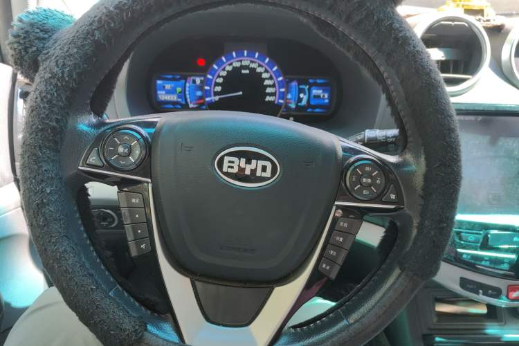 Used BYD S7 2015 2.0T Automatic Prestige Model
