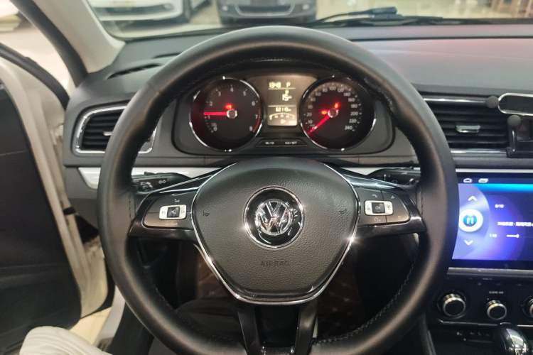 Used Volkswagen Lavida 2017 1.6L Automatic Comfort Edition
