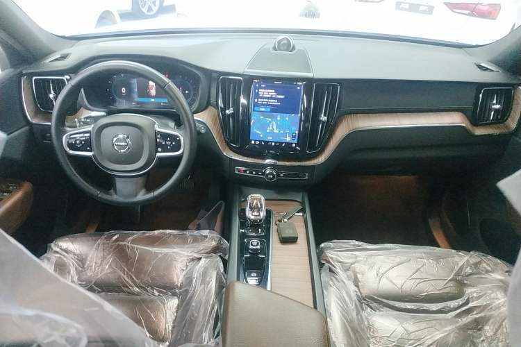 Used Volvo XC60 2022 B5 4x4 Smart Luxury Edition