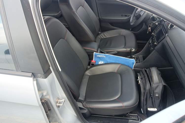 Used Volkswagen Jetta 2015 Zhuihui Edition 1.4L Manual Fashion Model Right Front Seat