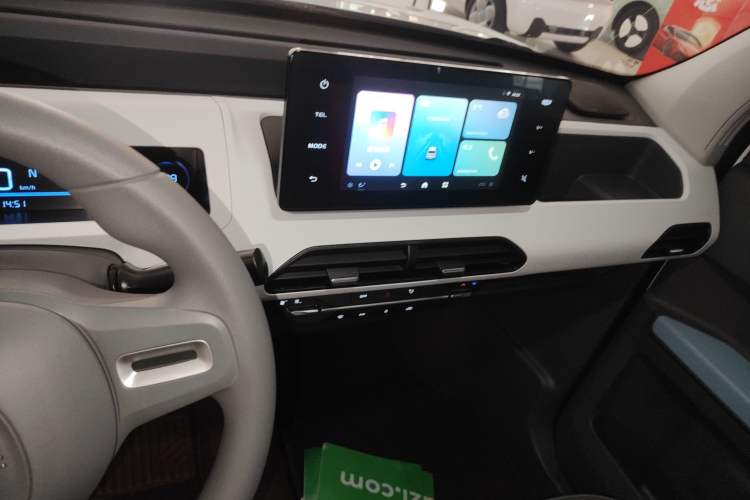 Used Geely Galaxy Panda 2024 Panda Mini 200km Endurance Bear Audio And AC Panel