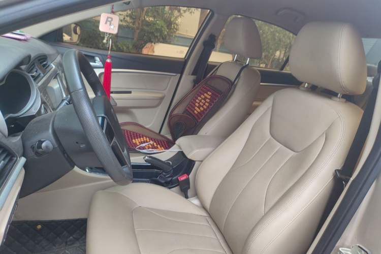 Used Geely Auto Emgrand 2017 Sedan Million Edition 1.5L Manual Luxury Model
