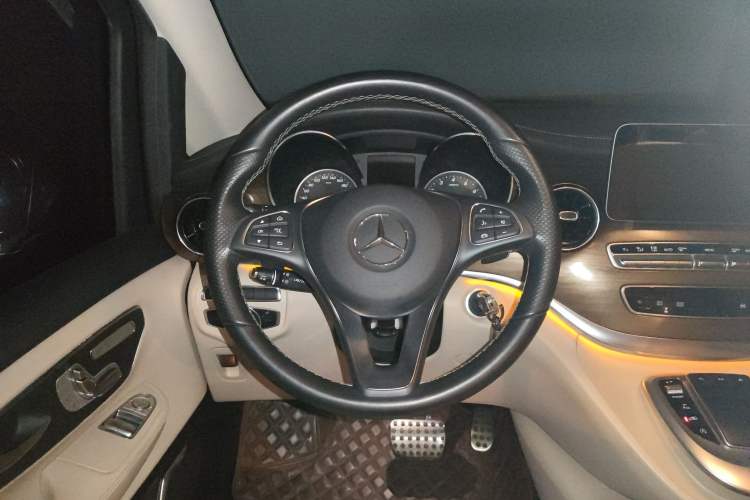 Used Mercedes-Benz V-Class 2021 V 260 L Long-wheelbase Luxury Edition